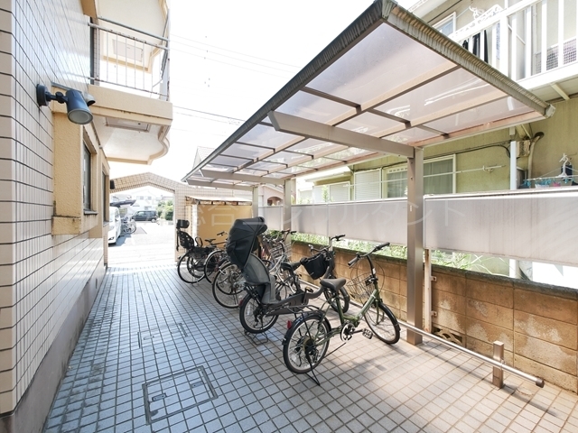その他共有部分　屋根付き駐輪場