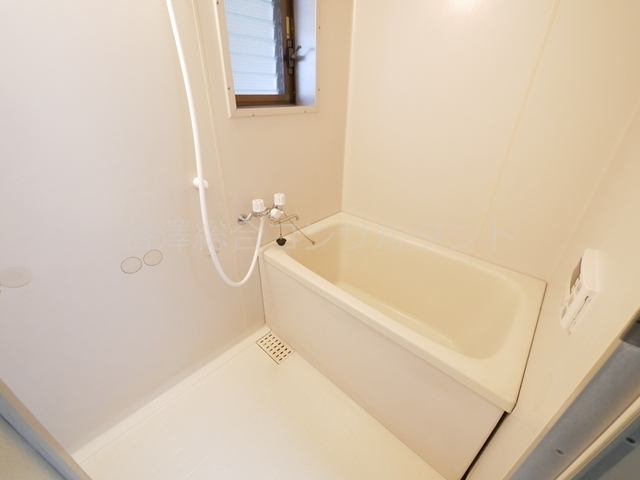 バス・シャワールーム　追い焚き・窓付き