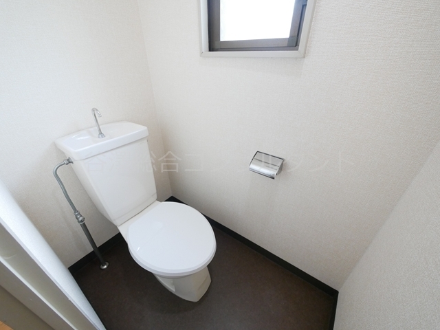 トイレ　小窓あり