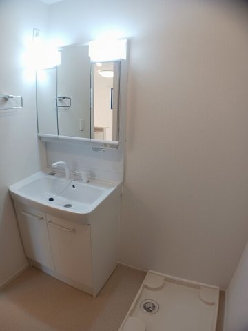 洗面設備　脱衣スペースもあります