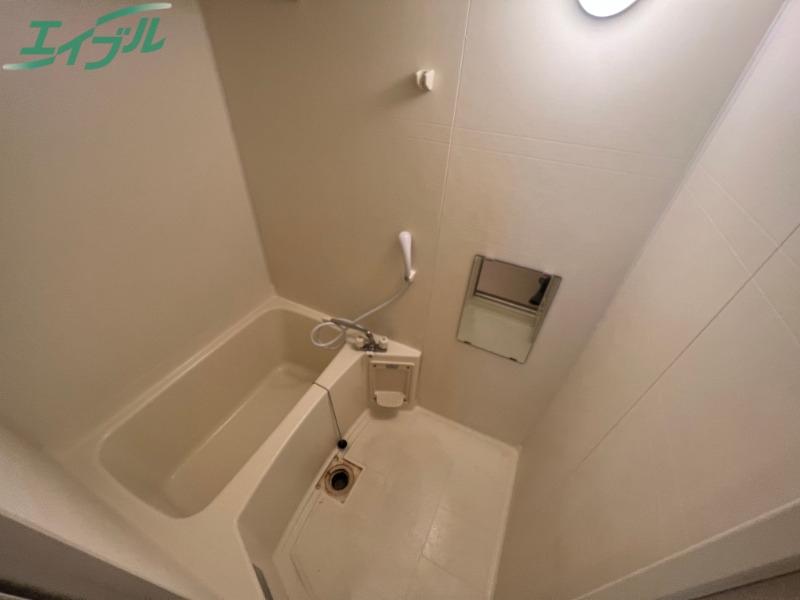 バス・シャワールーム　同建物の別部屋写真です