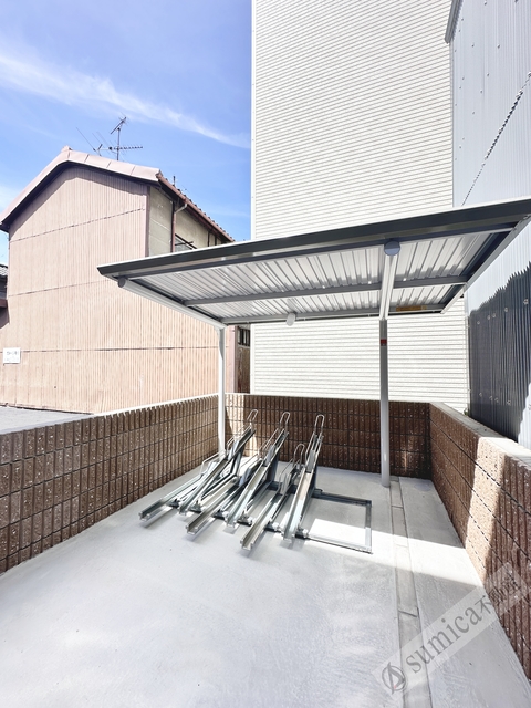 駐車場　屋根付き駐輪場で雨の日も安心♪