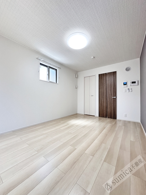 居室・リビング　ホワイトベースで明るい内装♪