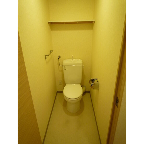 トイレ　ゆったりとした空間のトイレです