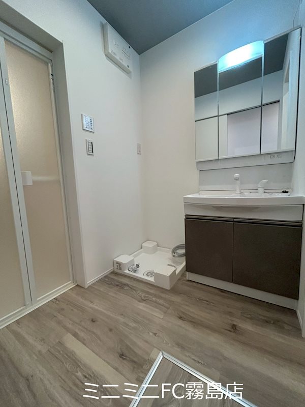 洗面設備　同型