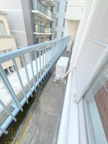 バルコニー　ラクメンビル