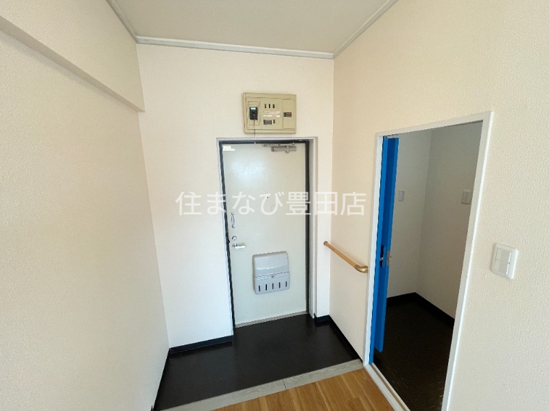 玄関　同型別部屋写真