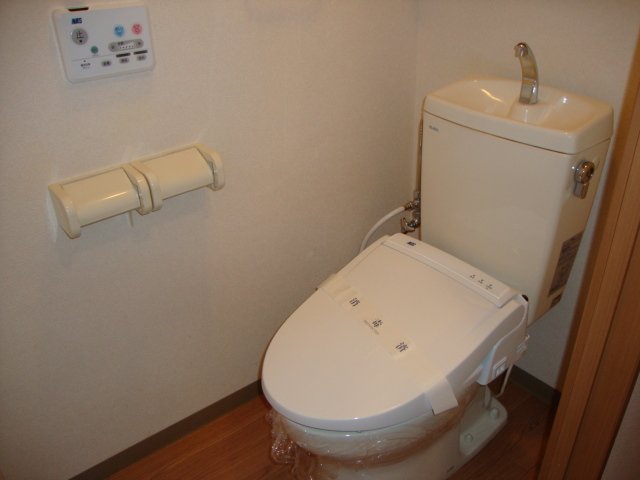 トイレ　シャワー付トイレ