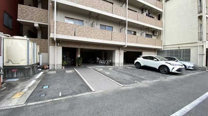 駐車場　駐車場