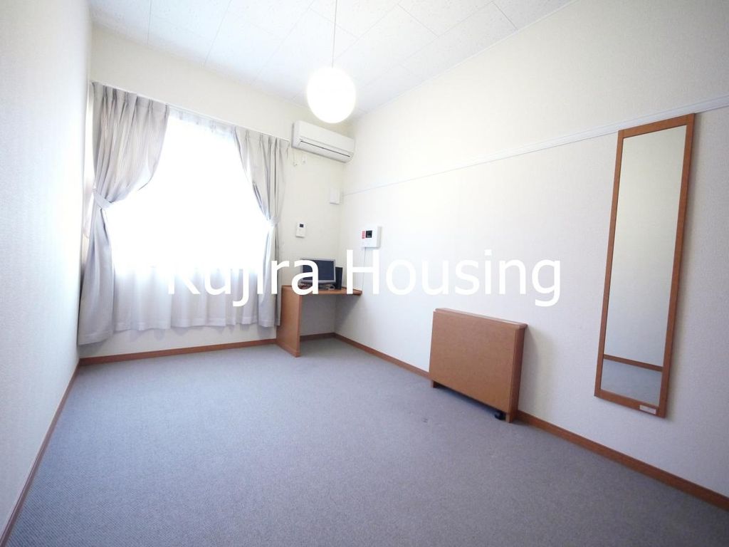 居室・リビング　6.2帖の洋室です★