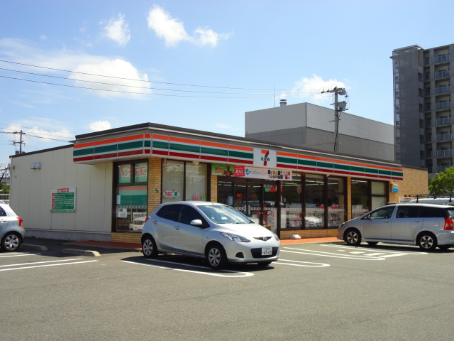 その他　セブンイレブン八幡陣原店（その他）まで378m
