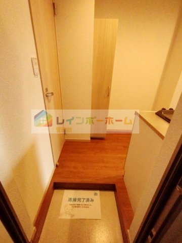 玄関　同仕様別部屋の画像です。