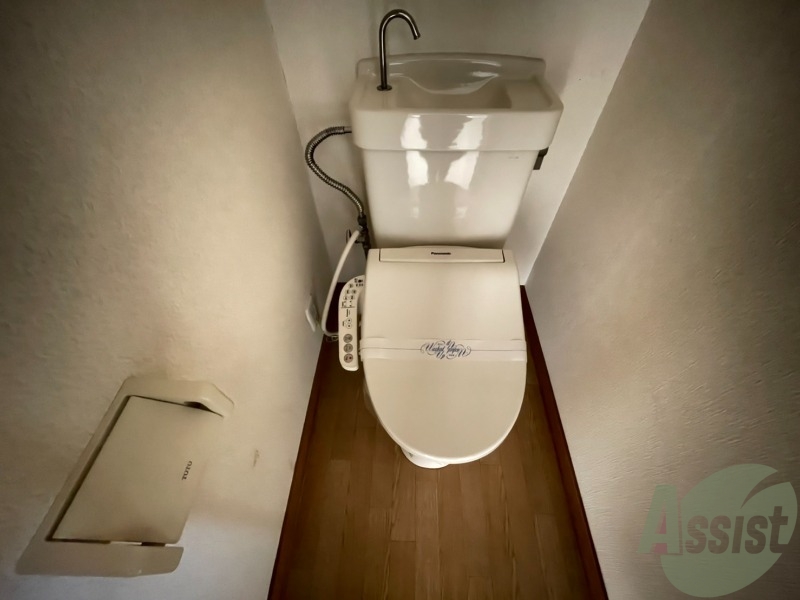 トイレ　トイレは、嬉しいウォシュレット付きです。