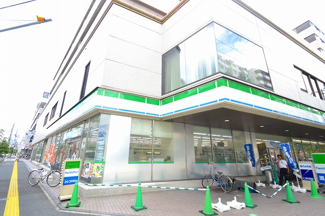 コンビニ　ファミリーマート光町店（コンビニ）まで214m