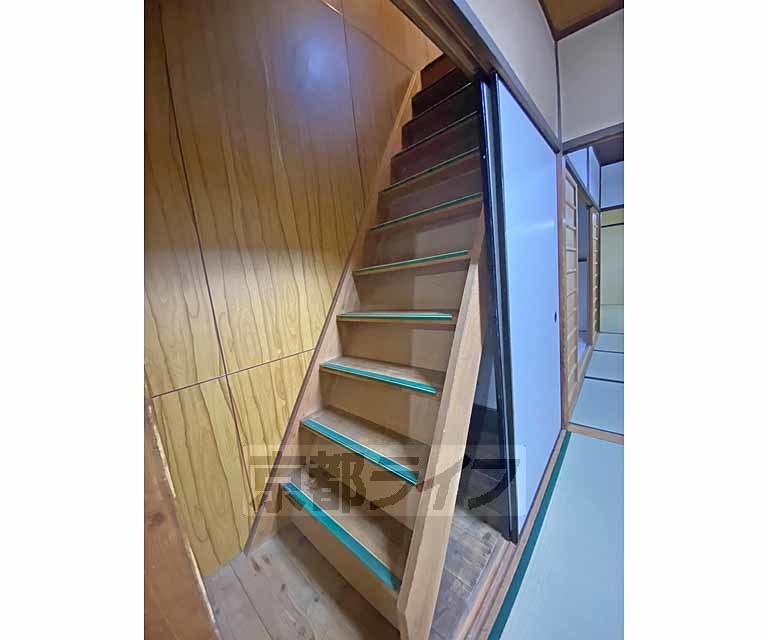 その他部屋・スペース　小屋裏への階段です。