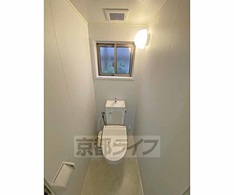 トイレ　洗浄機能付きトイレです。