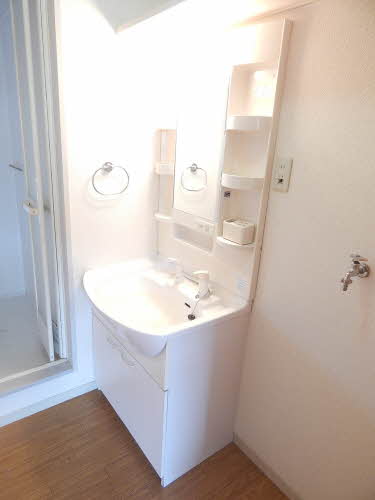 洗面設備　明るい洗面所です★