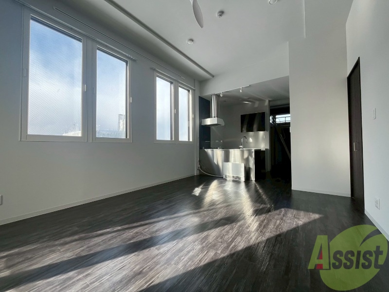 居室・リビング　広くてキレイなお部屋が広がっていて、充実した生活が送れそう。