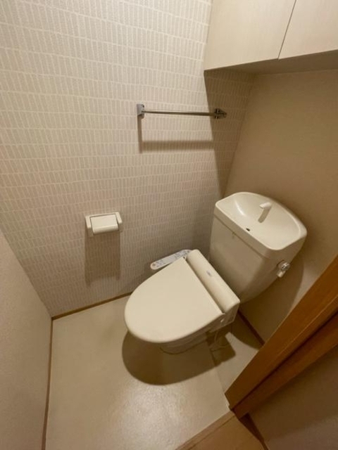 トイレ　温水洗浄暖房便座