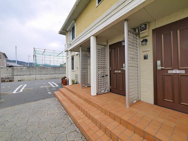 エントランス　清潔なエントランスです