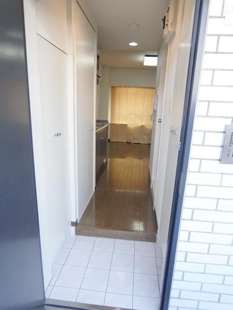 玄関　☆下駄箱あります☆