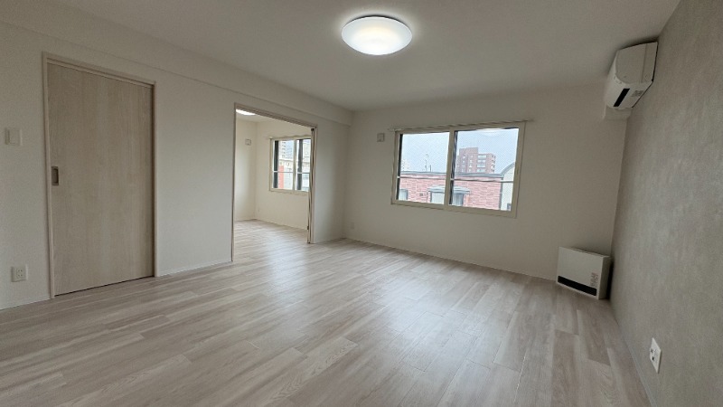 居室・リビング　広々リビング