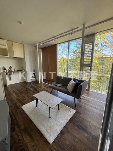 エントランス　ゆとりのあるエントランスです