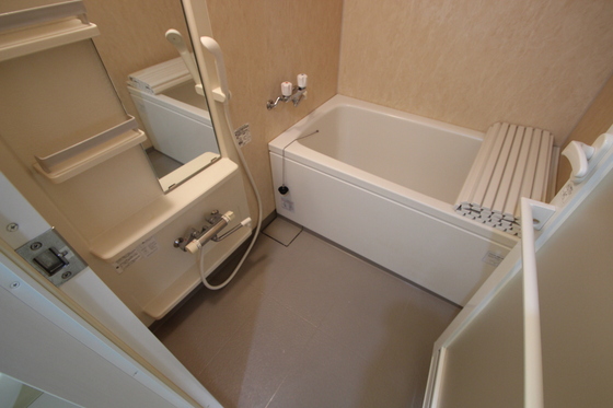 バス・シャワールーム　※別部屋の写真です