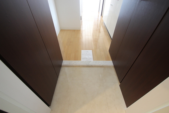 玄関　※別部屋の写真です