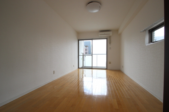 居室・リビング　※別部屋の写真です