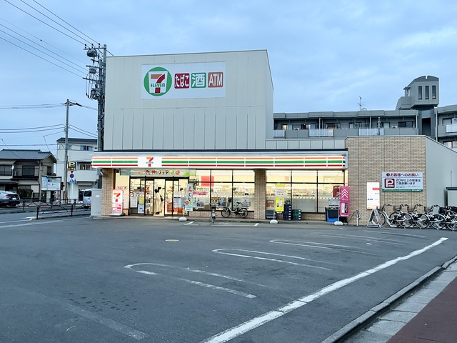 コンビニ　セブンイレブン（コンビニ）まで149m