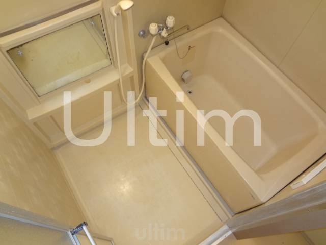 バス・シャワールーム　※同タイプの他のお部屋です