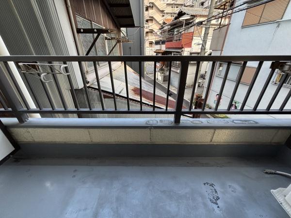 バルコニー　東向きベランダで朝日が入ります