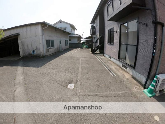 その他　敷地内駐車場（その他）まで0m