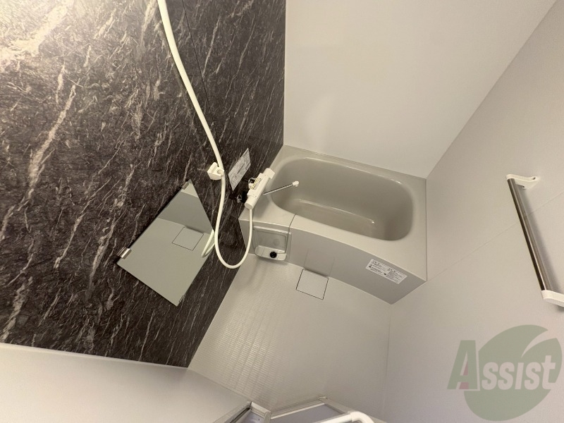 バス・シャワールーム　お風呂になります。一日の疲れを癒してくださいね。