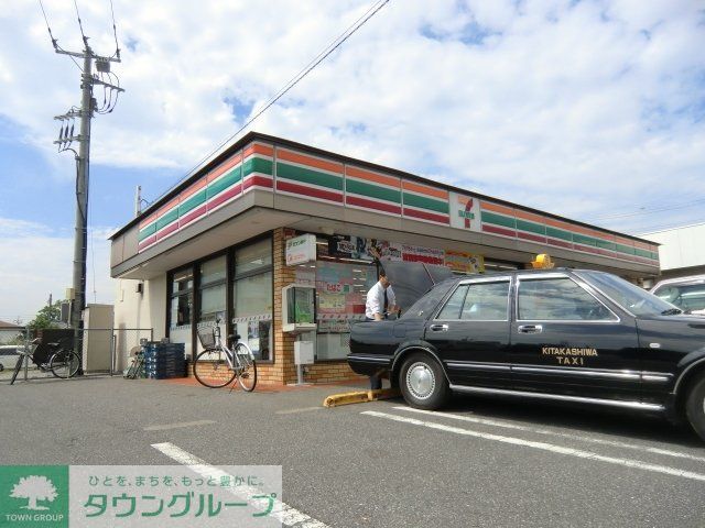 コンビニ　セブンイレブン（コンビニ）まで200m