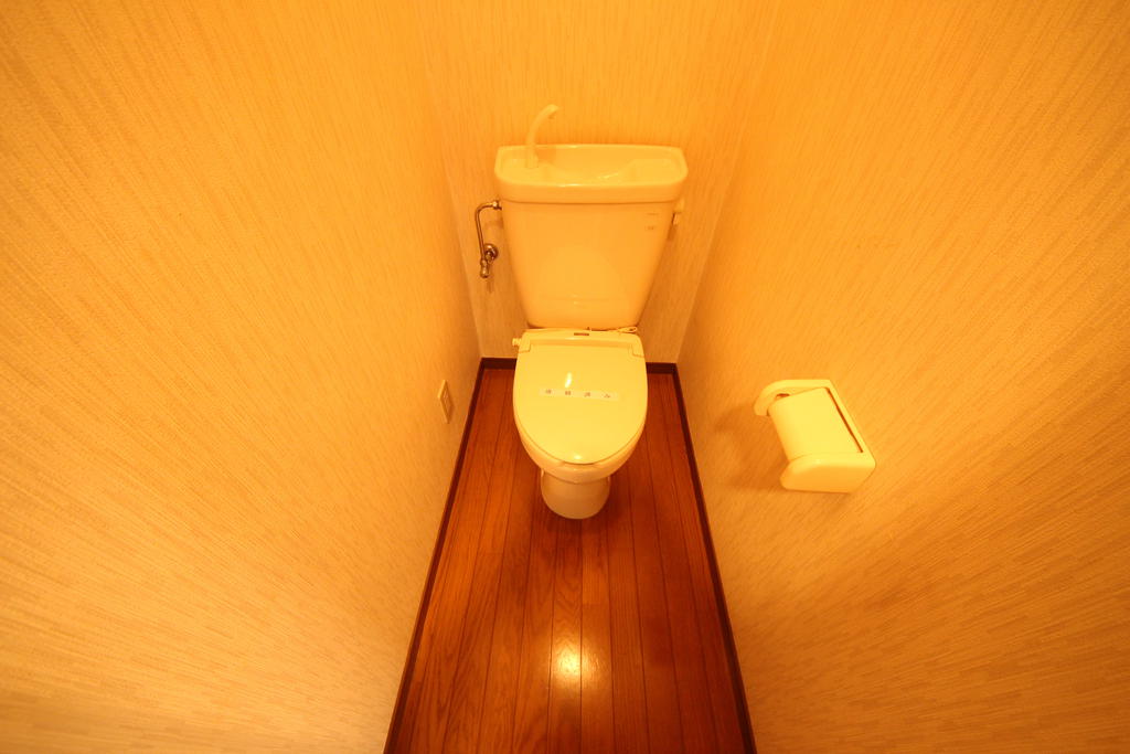 トイレ　※写真は別部屋です