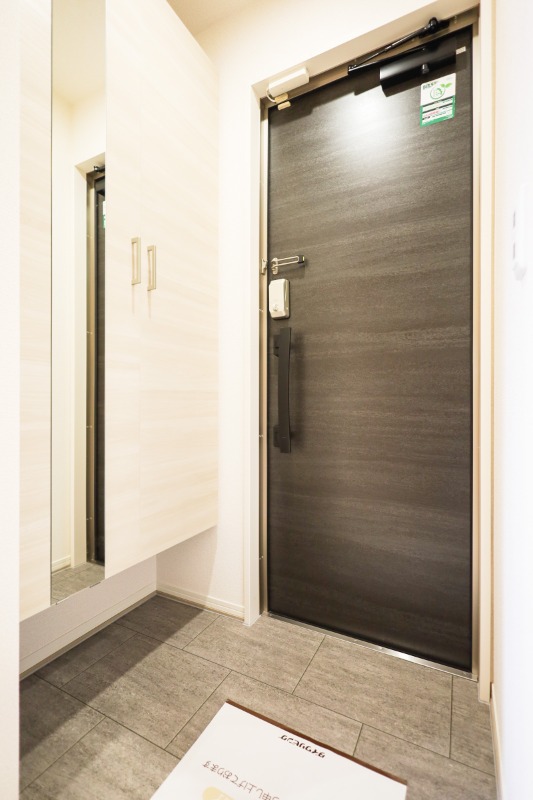 玄関　図面と現状に相違がある場合には現状を優先