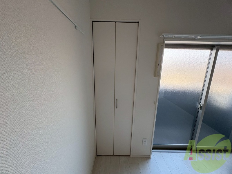 収納　クローゼットです。お荷物やお洋服の収納はこちらにどうぞ。