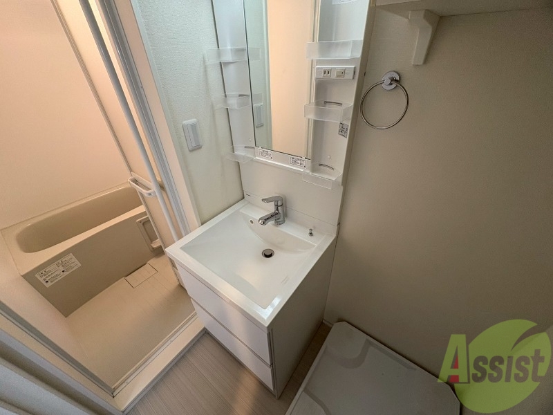 洗面設備　独立洗面台になります。毎日の身支度が楽しみになりますね。