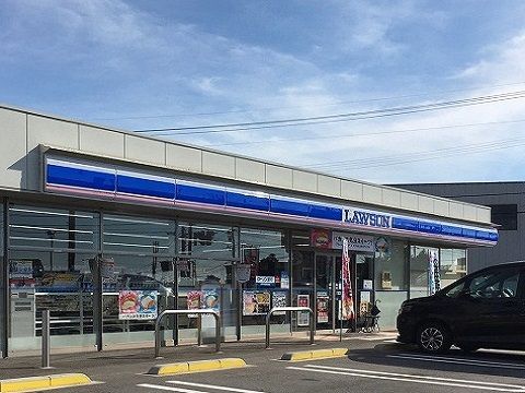 コンビニ　ローソン滑川上小泉店（コンビニ）まで800m