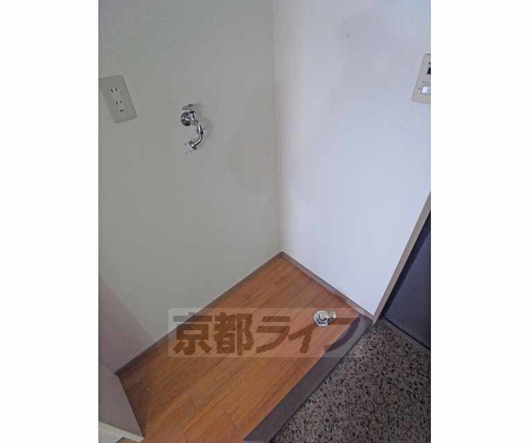 その他設備　室内に洗濯機置けます。