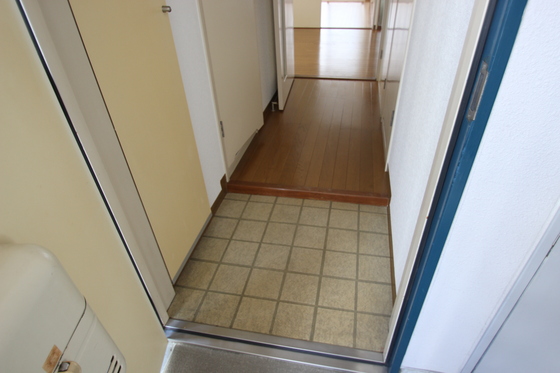 玄関　別部屋の写真です。