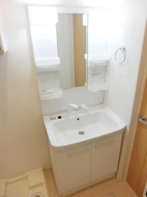 洗面設備　毎日使う独立洗面台付きです！