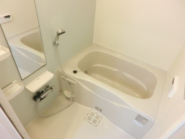 バス・シャワールーム　キレイなバスルーム。