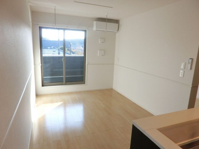 居室・リビング　明るく開放感のあるリビング。