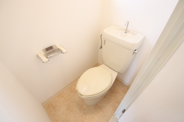 トイレ　別室の参考写真です。※現況優先