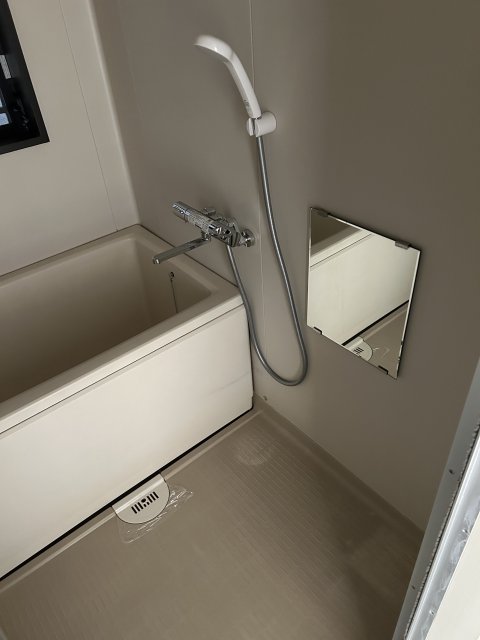 バス・シャワールーム　同物件、別号室のものです。