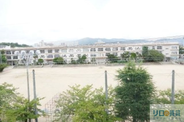 小学校　宝塚市立良元小学校（小学校）まで467m