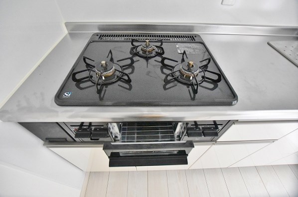 その他設備　★3口ガスシステムキッチン（グリル付）★